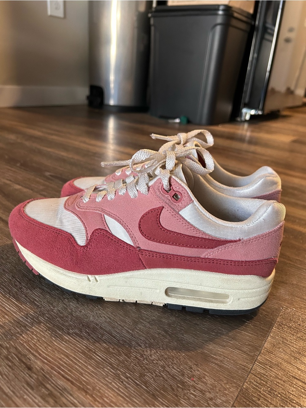 Nike Air Max Pink Stardust Retro Sneakers
-